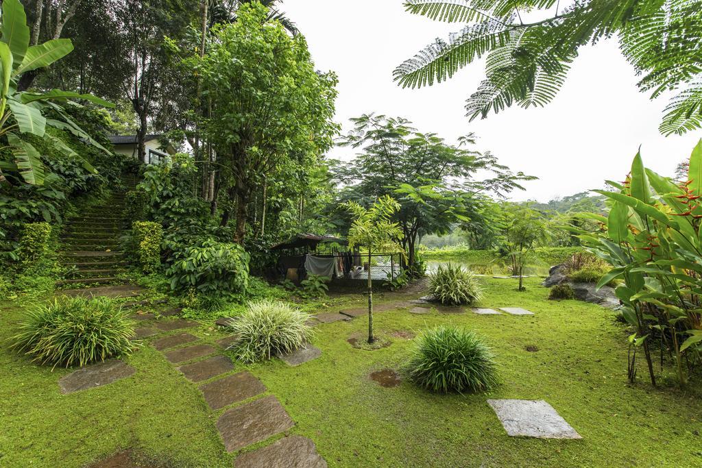 The Windflower Resort & Spa, Coorg Suntikoppa Exterior photo